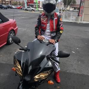 Meet your Posher, Gustavo